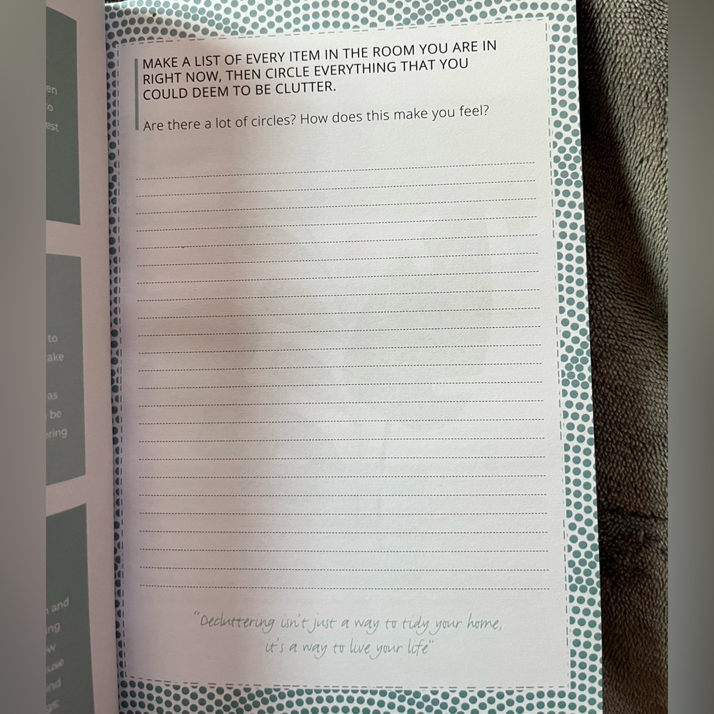 Learn how to de-clutter your life book - Picture 3 of 5